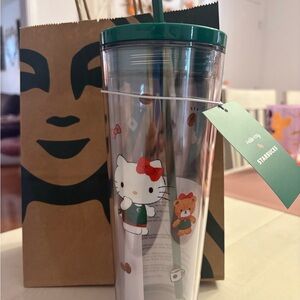 ❤️💚🤍Starbucks Clear Tumbler with Hello Kitty and Green Lid🤍💚❤️